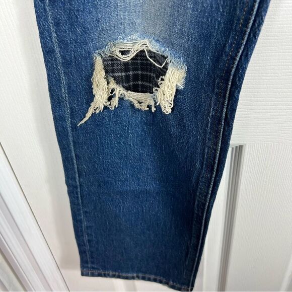 Men’s Levi’s 541 Athletic Taper Distressed Denim Jeans - Picture 7 of 7